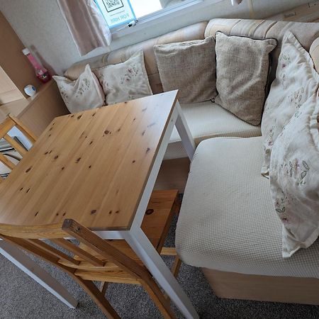 Dotty By The Sea, 27 Bw, St Osyth Beach - Price Is Whole Caravan With Field Views Villa Saint Osyth ภายนอก รูปภาพ