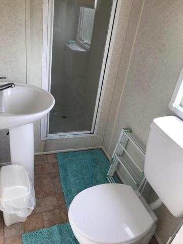 Dotty By The Sea, 27 Bw, St Osyth Beach - Price Is Whole Caravan With Field Views Villa Saint Osyth ภายนอก รูปภาพ
