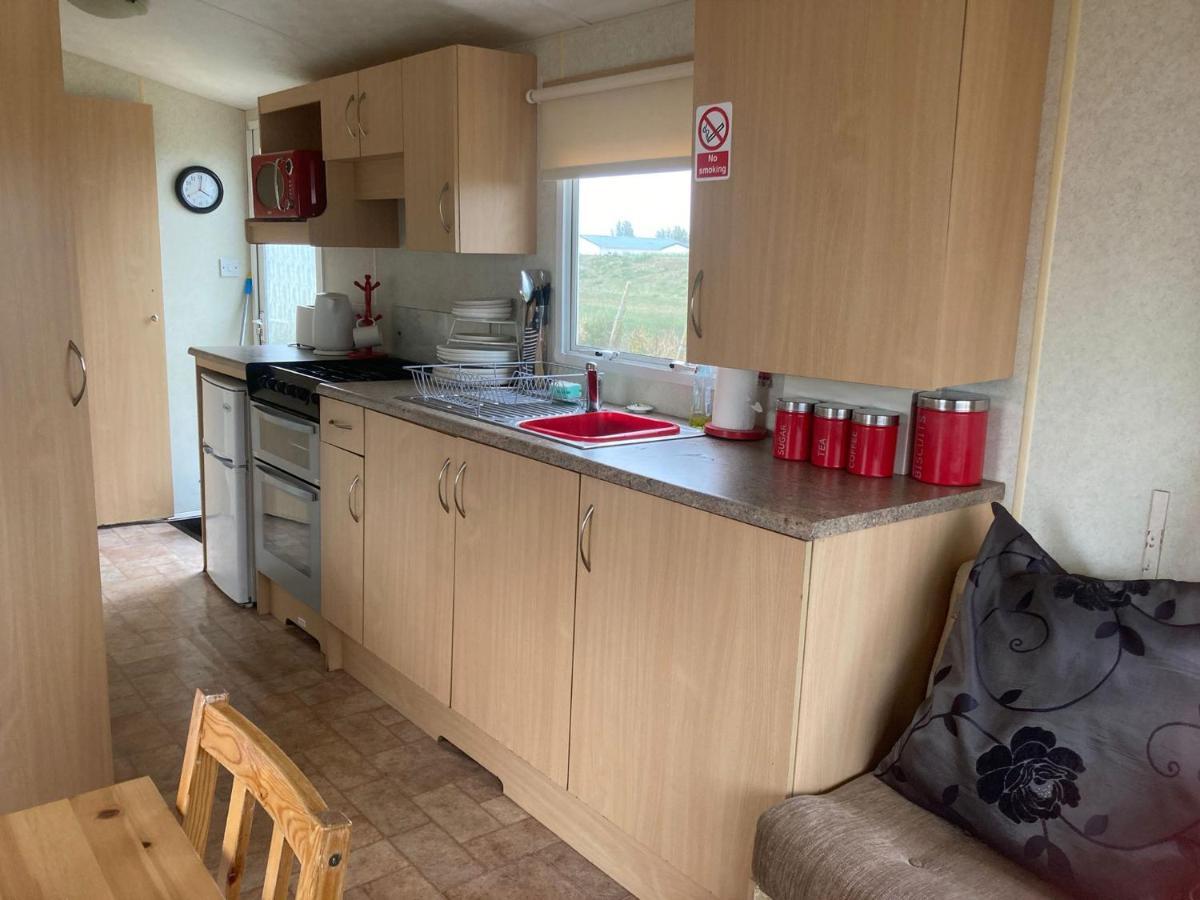Dotty By The Sea, 27 Bw, St Osyth Beach - Price Is Whole Caravan With Field Views Villa Saint Osyth ภายนอก รูปภาพ
