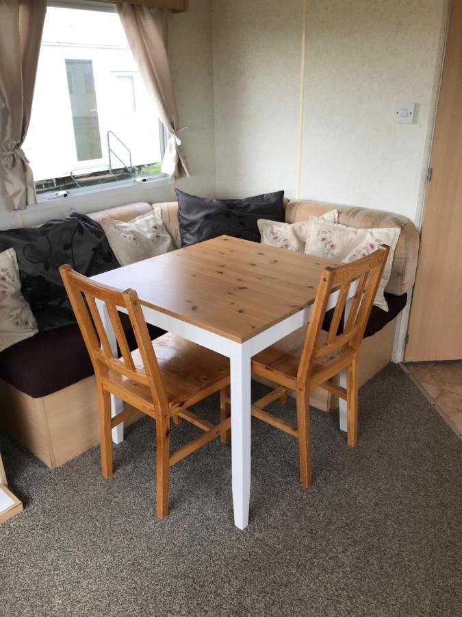 Dotty By The Sea, 27 Bw, St Osyth Beach - Price Is Whole Caravan With Field Views Villa Saint Osyth ภายนอก รูปภาพ